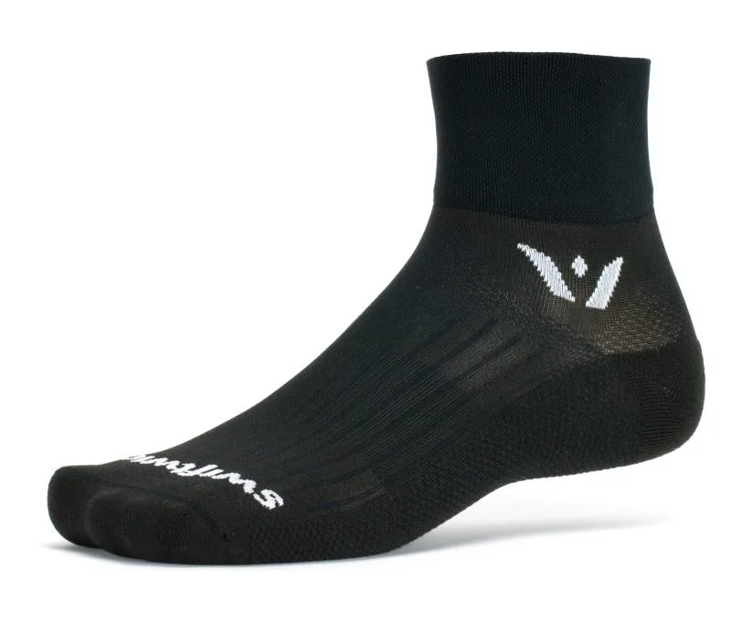 Gray cotton socks-Swiftwick Aspire Two - Quarter