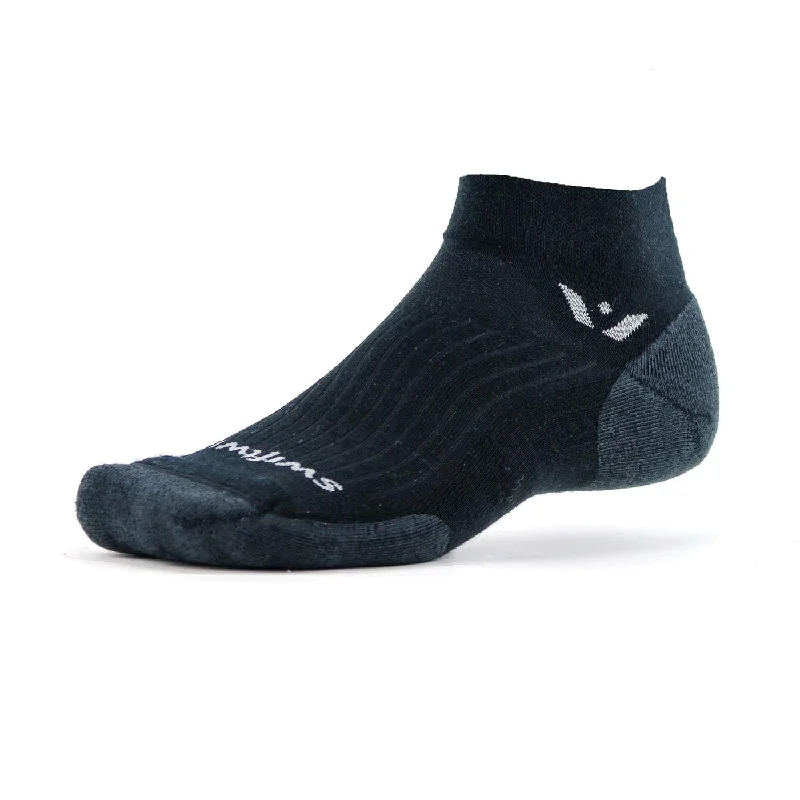 Socks with dot patterns-Swiftwick Pursuit One - Low Cut