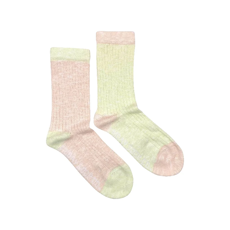 Non-slip socks with grip pads-Women's Blushing Daisies Camp Socks